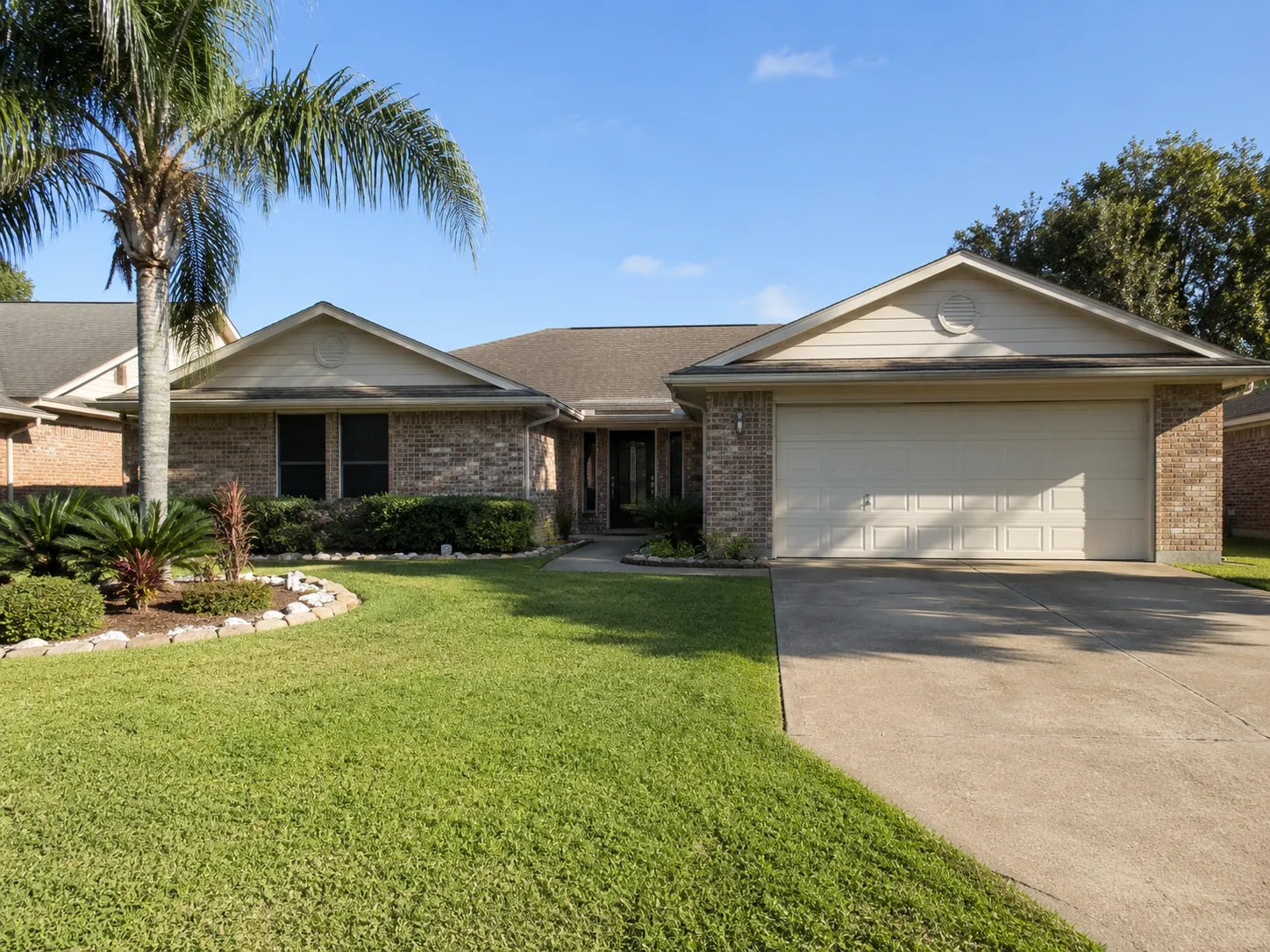 Cash home buyers Baytown TX purchasing an as-is house without repairs