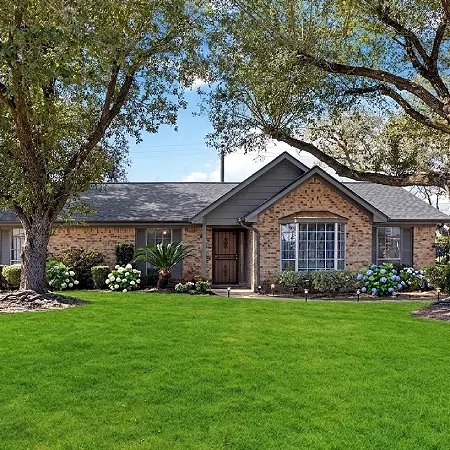Houston Bungalow Sq