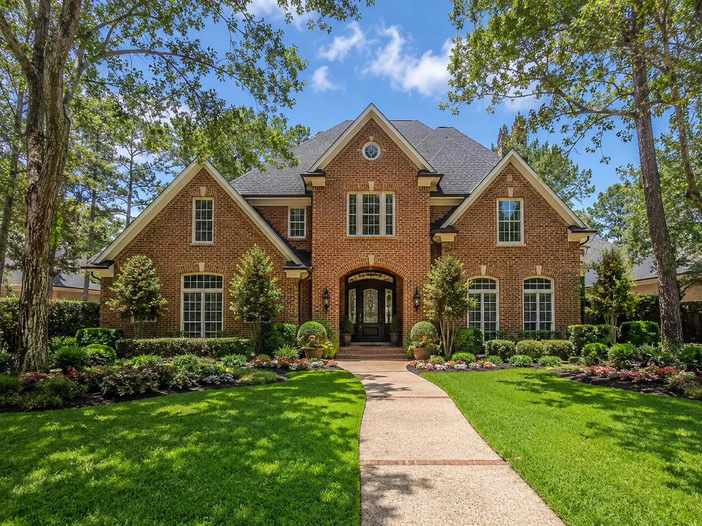 Local cash home buyers purchasing houses throughout The Woodlands Texas